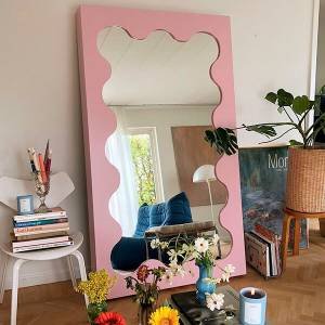 Espelho curvy: tudo o que sabemos sobre o item de decoração desejo do Instagram