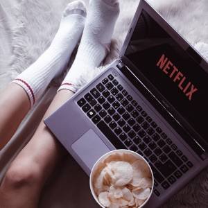 12 lançamentos da Netflix para quem ama filmes, séries e documentários
