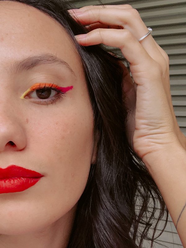Jéssica Menasce - maquiagem - makes-coloridas - verão - em-casa - https://stealthelook.com.br