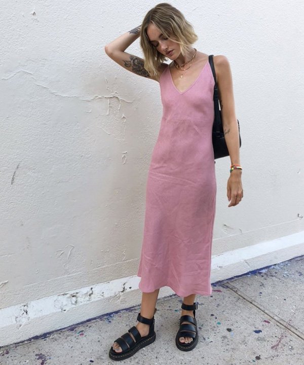 Hannah Baxter - sandálias que estão em alta - modelos de sandálias - verão - street style - https://stealthelook.com.br