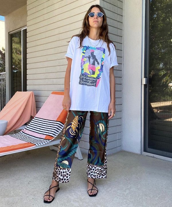 Jen Azoulay - como usar camiseta oversized - t-shirt oversized - verão - street style - https://stealthelook.com.br