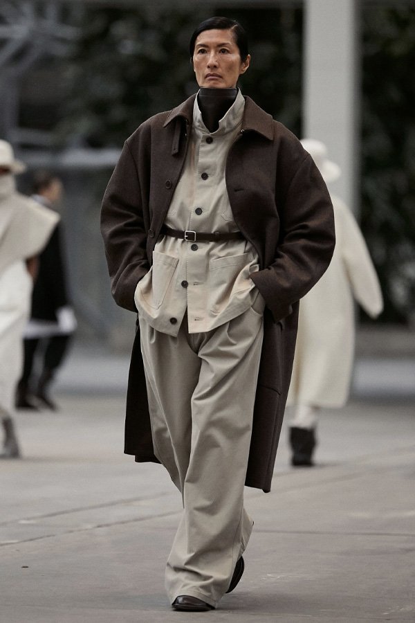 Mark Kenly Domino Tan - copenhagen fashion week 2021 - semana de moda 2021 - verão - street style - https://stealthelook.com.br