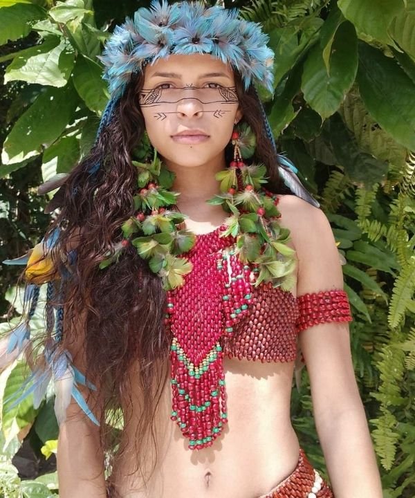 Alice Pataxó - acessórios artesanais  - influenciadora indigena  - moda  - aldeia pataxó - https://stealthelook.com.br