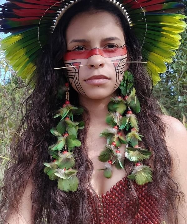 Alice Pataxó  - Aldeia Pataxó  - Beleza - Acessórios artesanais  - Mulher indígena - https://stealthelook.com.br