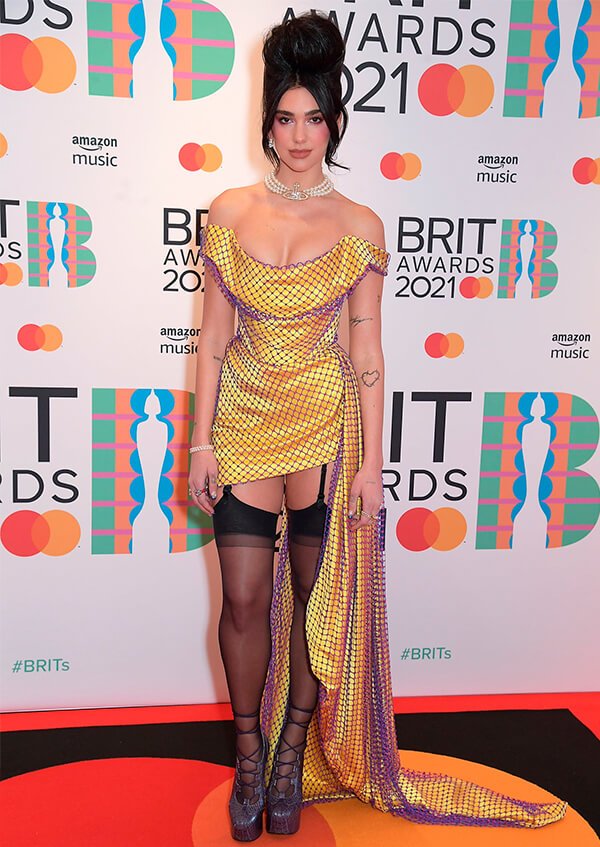 It girls - Brit Awards 2021 - Brit Awards 2021 - Outono - Em casa - https://stealthelook.com.br