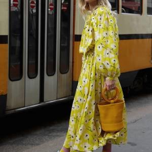 7 looks com tênis pra usar no outono