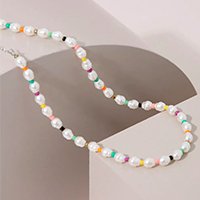 colar feminino choker com pérolas e miçangas off white - único