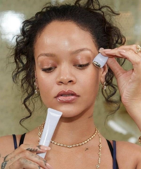 Rihanna - produtos de skincare  - marcas de beleza  - celebridades  - marcas de famosas  - https://stealthelook.com.br