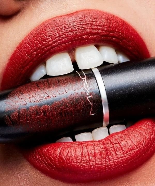 Mac cosmetics - batom ruby woo - produtos de beleza - batom vermelho - maquiagem  - https://stealthelook.com.br