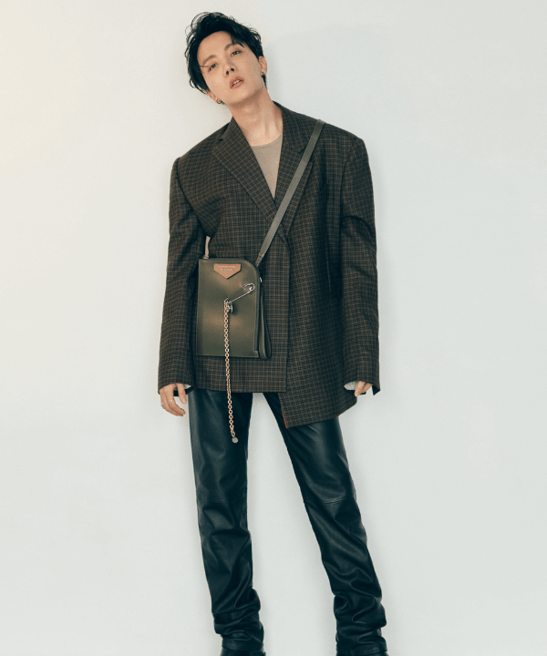 Jhope - Looks agêneros  - BTS - Inverno  - Steal the Look  - https://stealthelook.com.br