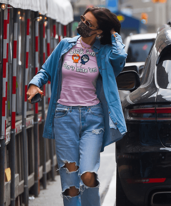 Bella Hadid - T-shirts - tendência dos anos 2000 - Inverno  - Steal the Look  - https://stealthelook.com.br