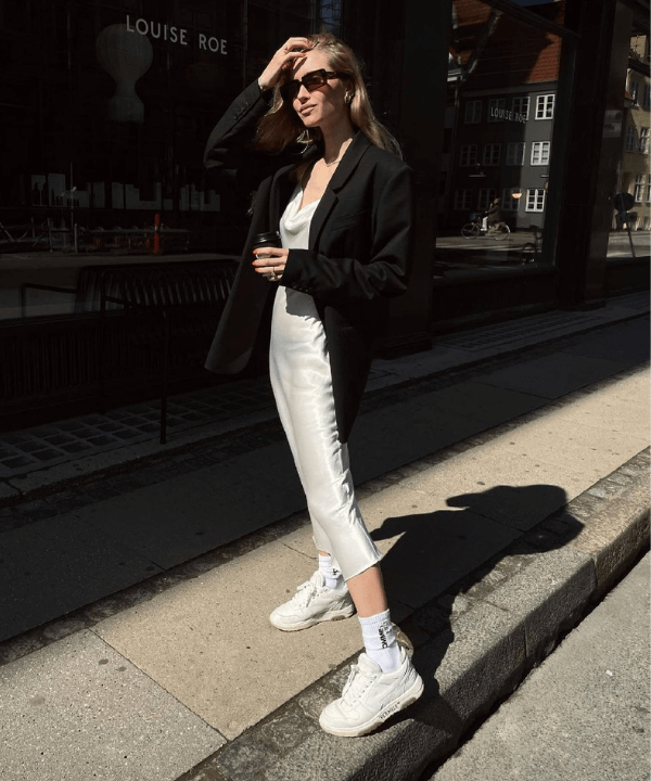 Pernille Teisbaek - Street Style - vestido com tênis - Inverno  - Steal the Look  - https://stealthelook.com.br