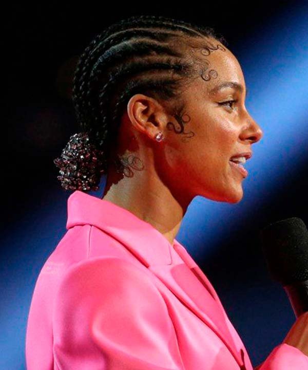 Alicia Keys - cabelo cacheado e crespo - baby hair - inverno  - brasil - https://stealthelook.com.br