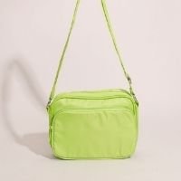 bolsa transversal média com bolso de nylon verde - único