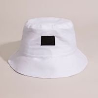 chapéu bucket hat de sarja com patch emborrachado branco - único