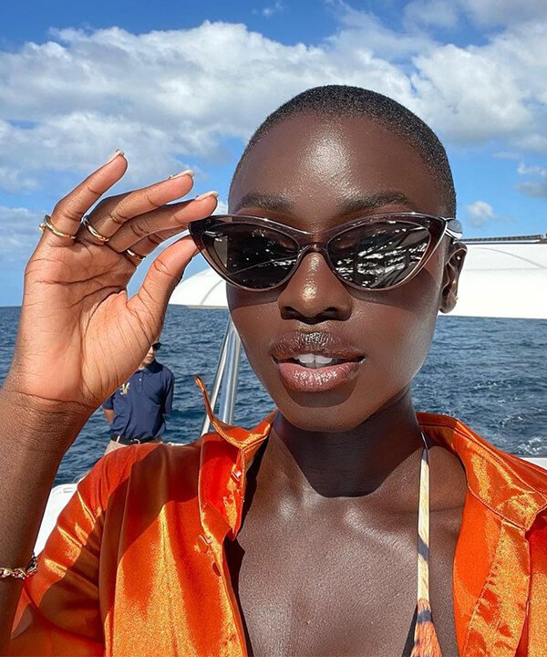 SouKeyna Diouf - acessórios - óculos de sol - inverno - brasil - https://stealthelook.com.br