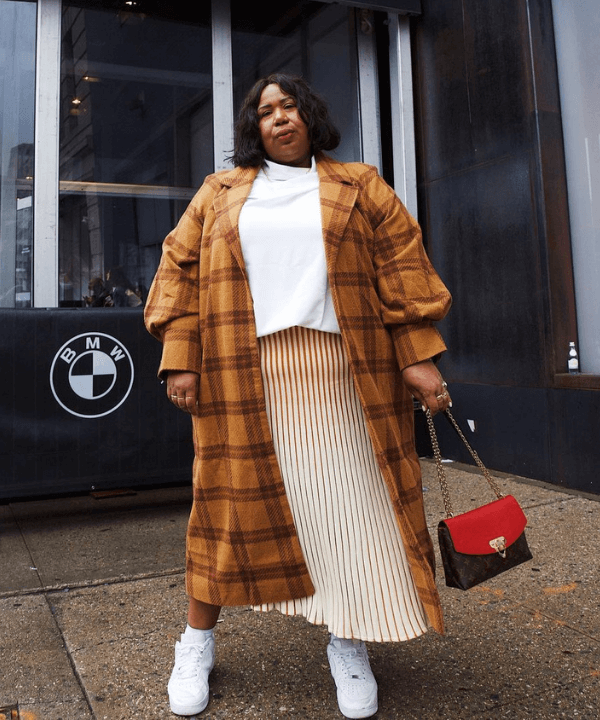 Kellie Brown - Street Style - looks com saia midi - Inverno  - Steal the Look  - https://stealthelook.com.br