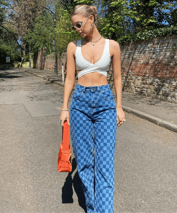 Mia Dickerson - Street Style - looks com cropped - Verão - Steal the Look  - https://stealthelook.com.br