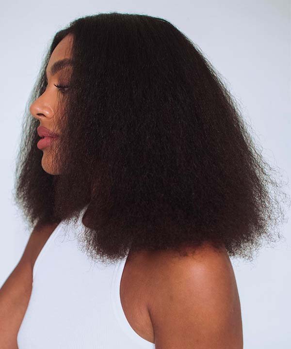 Angela Onuoha  - cabelo - benefícios do alecrim para o cabelo - primavera - brasil - https://stealthelook.com.br