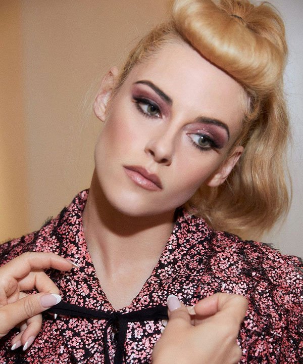 Kristen Stewart  - make pinup  - met 2021  - maquiagem das celebridades - met gala 2021  - https://stealthelook.com.br