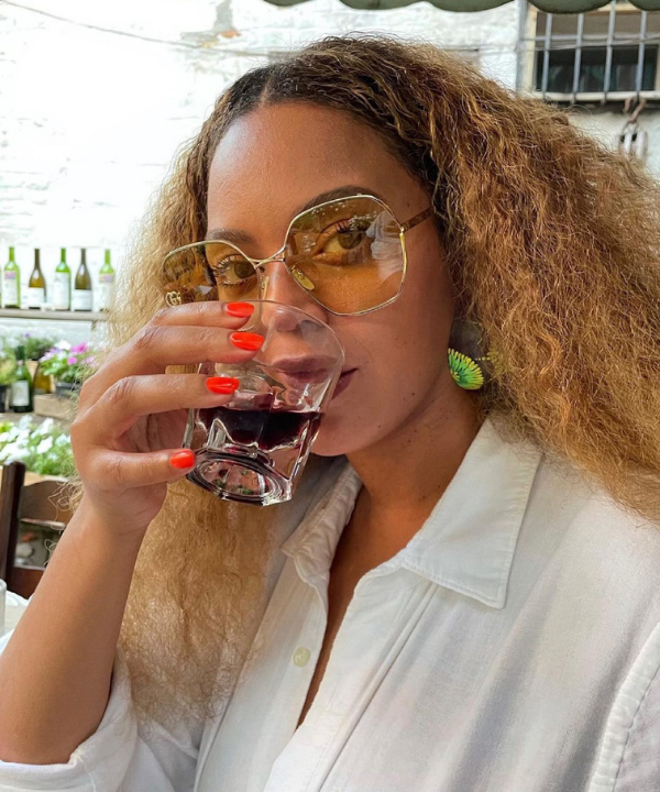 Beyoncé - Casual - Beyoncé - Verão - Steal the Look  - https://stealthelook.com.br