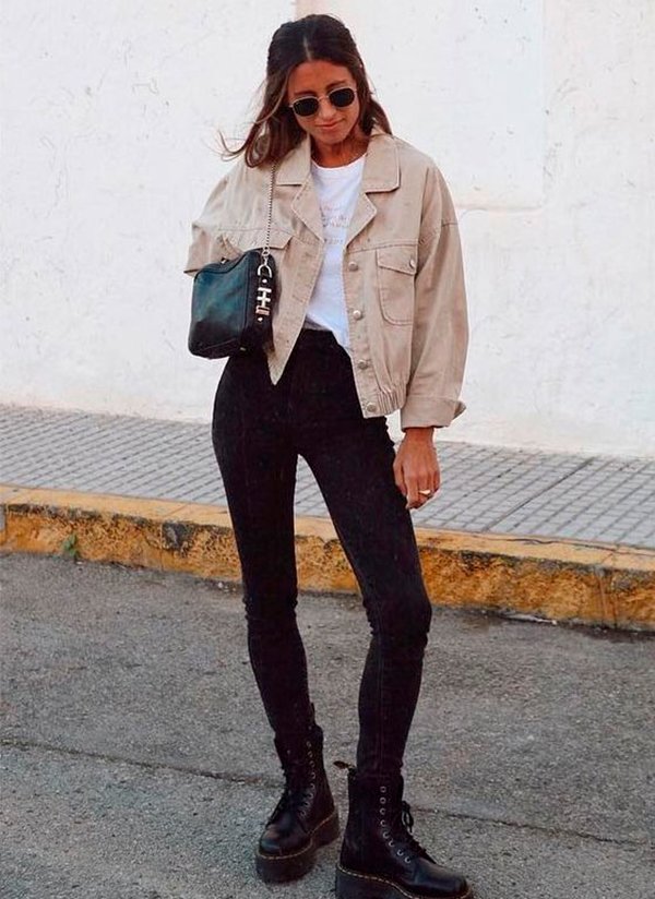 It girls - look com calça preta, jaqueta veludo cotelê - Pinterest - Primavera - Street Style - https://stealthelook.com.br