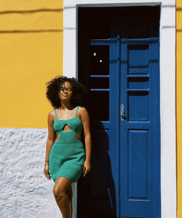 Agnes Nunes - vestido verde  - Agnes Nunes - Verão - em pé na rua - https://stealthelook.com.br