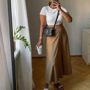 7 looks para trabalhar nos dias quentes