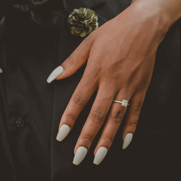 Comprando aliança de casamento on-line