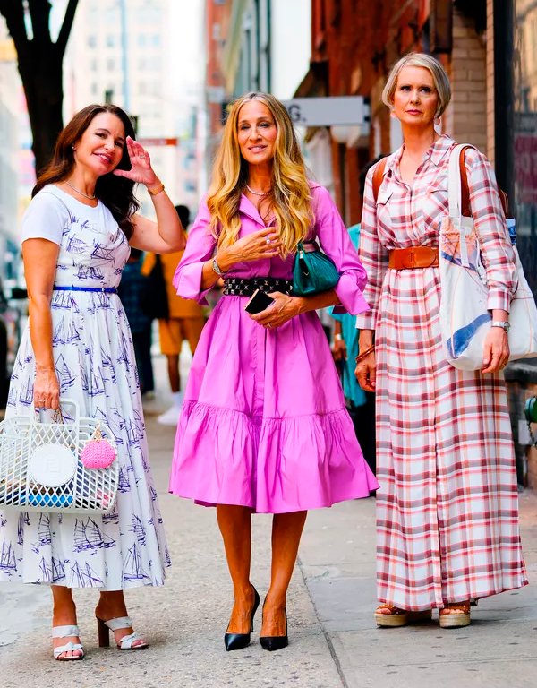 It girls - And Just Like That - And Just Like That - Primavera - Street Style - https://stealthelook.com.br