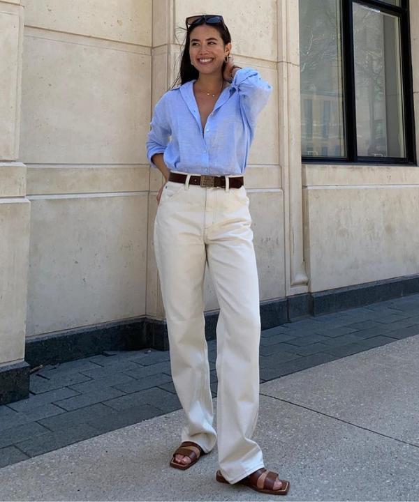 Sasha Mei - camisa e calça com sandália rasteirinha marrom - sandália rasteirinha - Verão 2022 - na rua - https://stealthelook.com.br