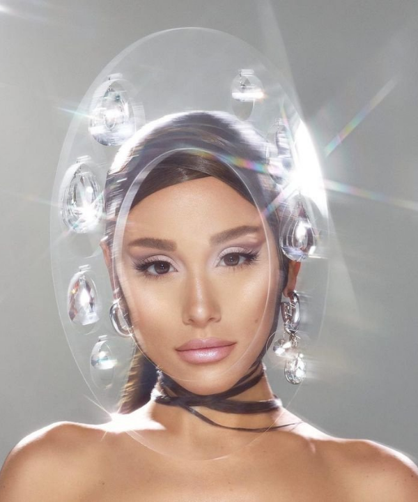 r.e.m.beauty - make glam com os produtos da r.e.m.beauty - Ariana Grande - Verão - em estúdio - https://stealthelook.com.br