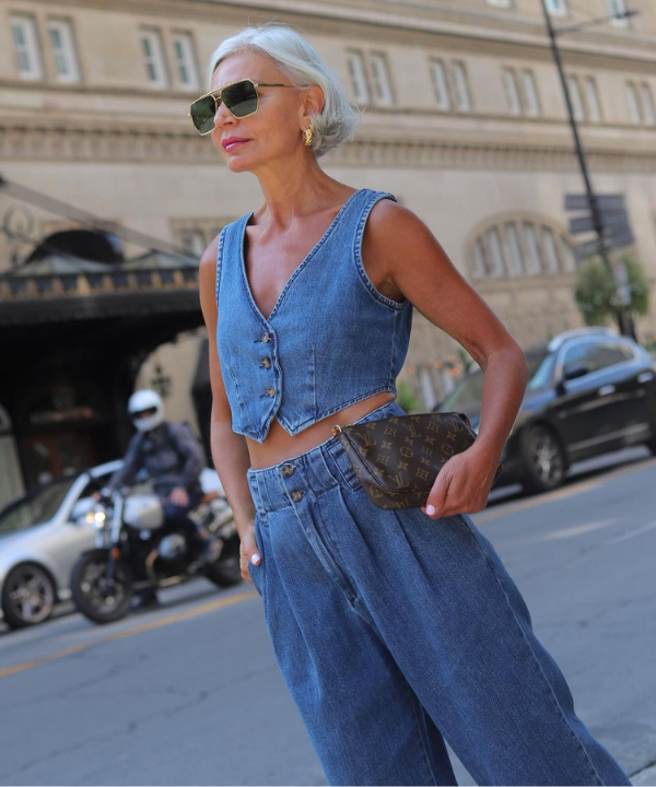 Grece Ghanem - colete e calça bag total jeans - tendência de moda - Verão - na rua - https://stealthelook.com.br