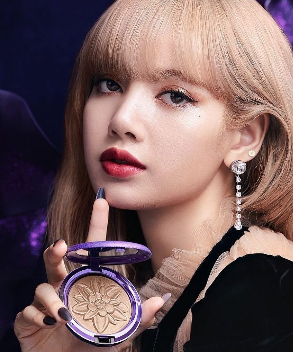 Lisa - idol k-pop - Coleção global  - lisa, do blackpink - linha de maquiagem  - https://stealthelook.com.br