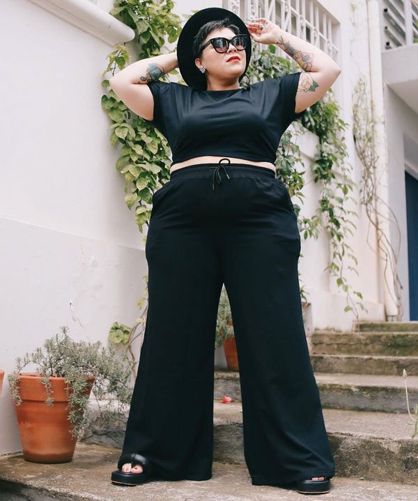 Mariana Cyrne - pantalona - camiseta básica - verão - vista magalu - https://stealthelook.com.br