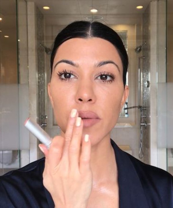 Kourtney Kardashian - máscara - rímel  - beauty secrets - maquiagem - https://stealthelook.com.br