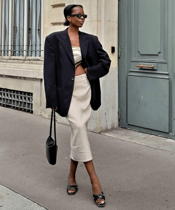 Sylvie Mus - saia lápis e blazer oversized - modelos de saia - Inverno - em pé na rua - https://stealthelook.com.br