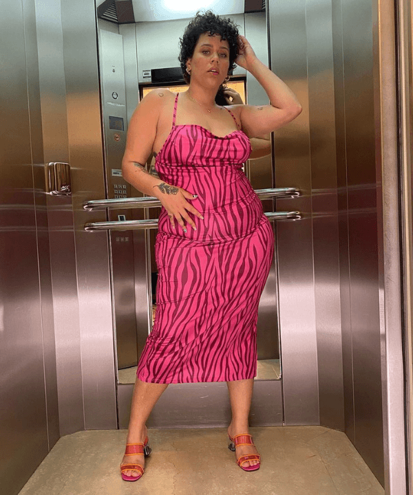 @dominiqueclau - vestido rosa e sandália shoestock - modelos de sandálias - Primavera - no elevador - https://stealthelook.com.br