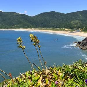 8 praias nacionais isoladas para quem quer uma virada de ano tranquila