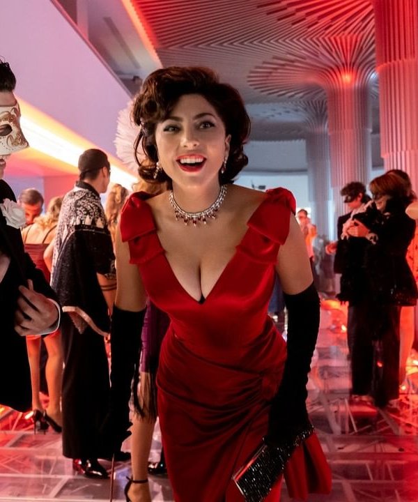 Lady Gaga - vestido vermelho - House of Gucci - filmes - Casa Gucci - https://stealthelook.com.br