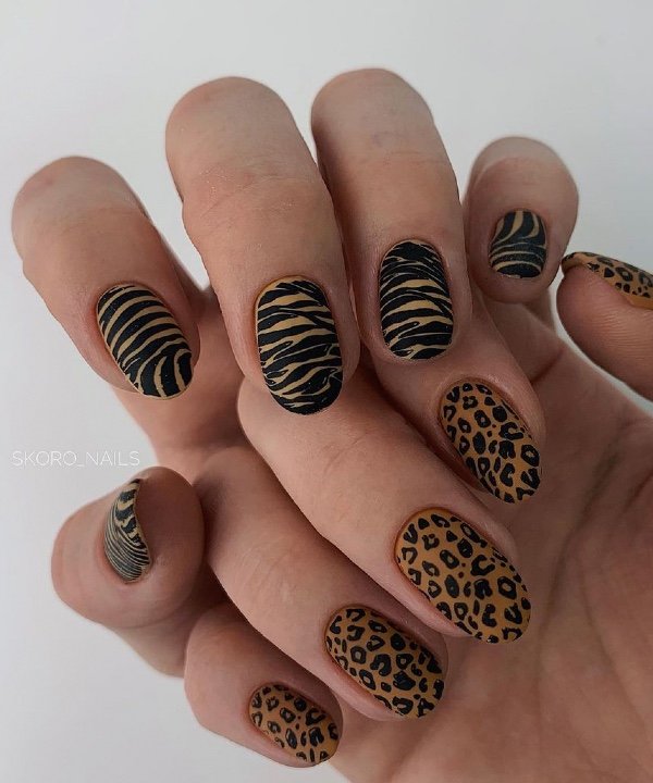 Skoro Nails - tendências de verão  - esmaltes em tons terrosos  - nail art  - animal prints  - https://stealthelook.com.br