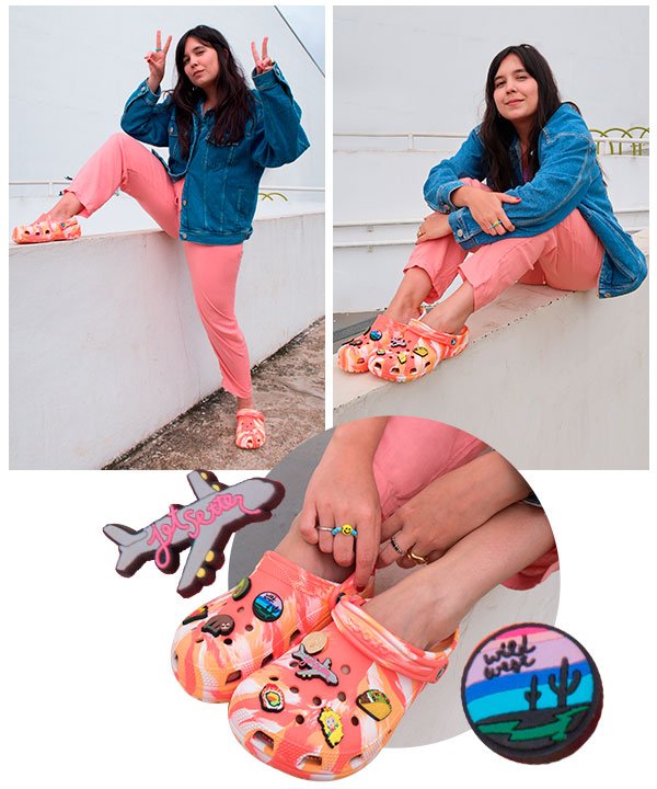 It girls - Jaqueta jeans, calça jogger, crocs - Crocs - Primavera - Street Style - https://stealthelook.com.br