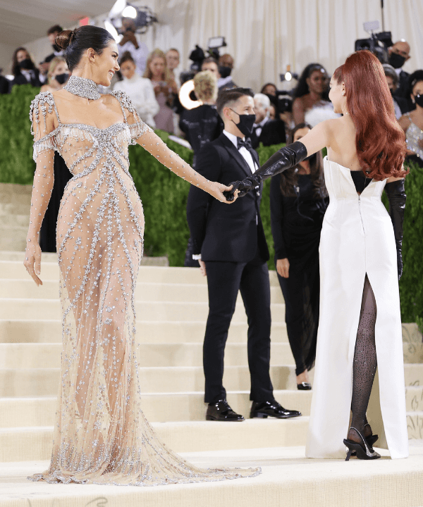 MET Gala|Kendall Jenner e Gigi Hadid - vestidos para o baile do MET - Retrospectiva fashion - Verão 2022 - MET Gala - https://stealthelook.com.br