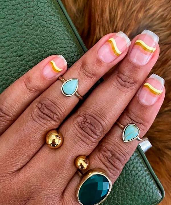 Tiffany M. Battle - tendencias-de-unhas-esmaltes-nail-art-2022 - tendências de unhas - verão - brasil - https://stealthelook.com.br