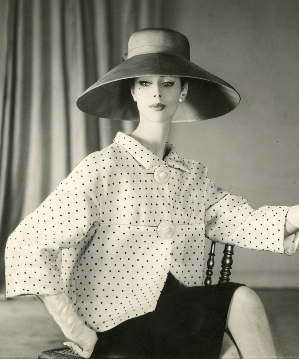 Balenciaga - fashion - história da moda - chapéu estruturado - Cristóbal Balenciaga - https://stealthelook.com.br