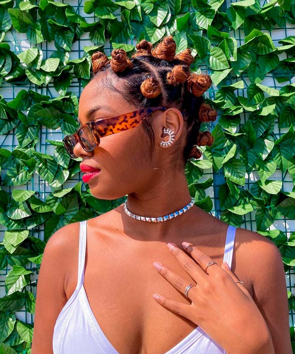 Thayná Rosa - bantu knots-cabelo-crespo-cacheado-atriz-penteados - bantu knots - verão - brasil - https://stealthelook.com.br