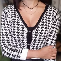Cardigan feminino em tricô cropped estampado xadrez - Ramos moda