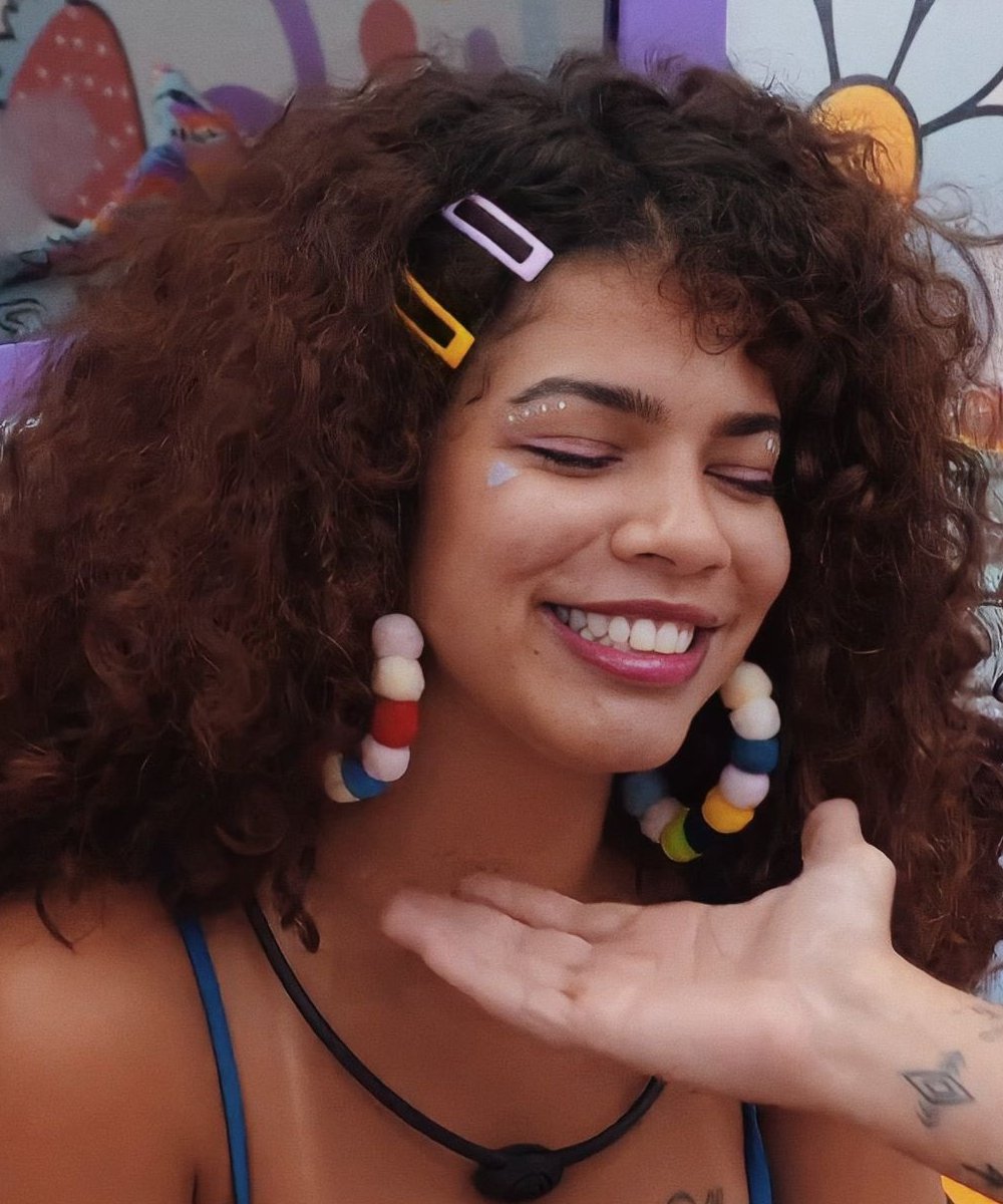 Foto: Maquiagem de Jade Picon no 'BBB 22' tem corações e muita cor