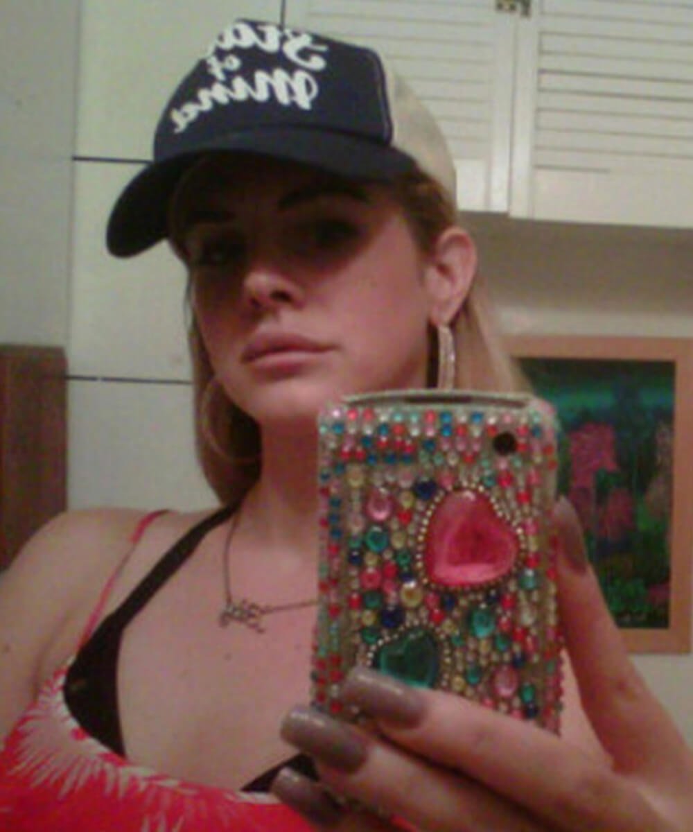 Lana Del Rey - BlackBerry - fim do BlackBerry - famosas - celular - https://stealthelook.com.br