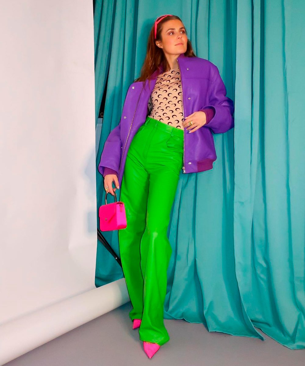 It girls - dopamine dressing, calça de alfaiataria verde, colorido - dopamine dressing - Verão - Street Style  - https://stealthelook.com.br
